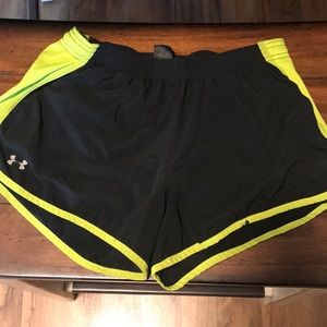 Women’s Small Under Armour Shorts